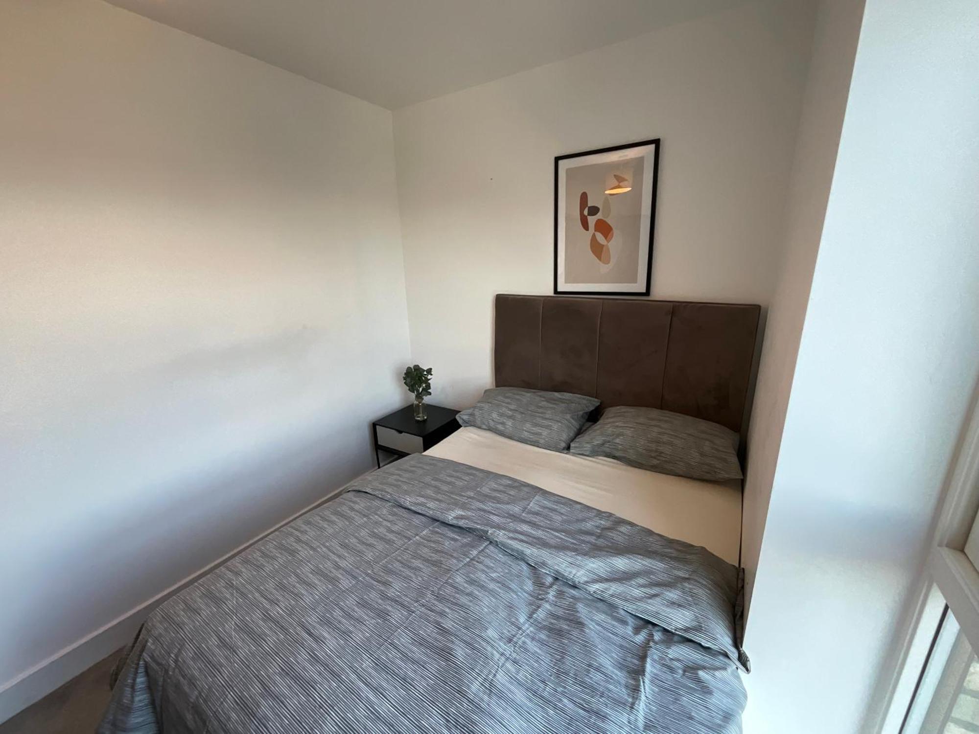 Deluxe Double Bed In Shared Apt Near Canary Wharf, City Airport & O2 Arena With Thames View London Exteriör bild