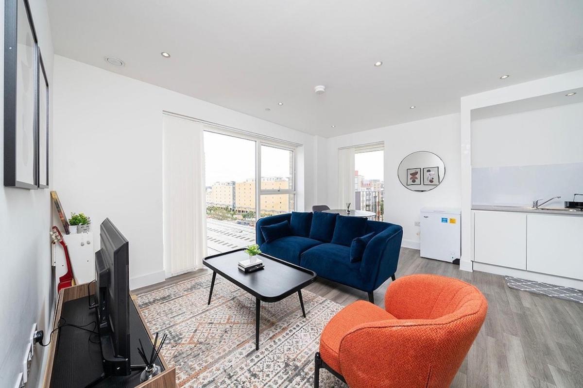 Deluxe Double Bed In Shared Apt Near Canary Wharf, City Airport & O2 Arena With Thames View London Exteriör bild